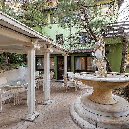 Zlatni Dol Mostar 3*