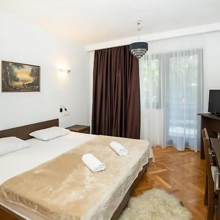 Zlatni Dol Mostar Отель Goranci