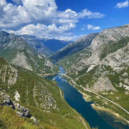 Отель Zlatni Dol Mostar Goranci
