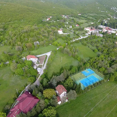 Zlatni Dol Mostar 3*